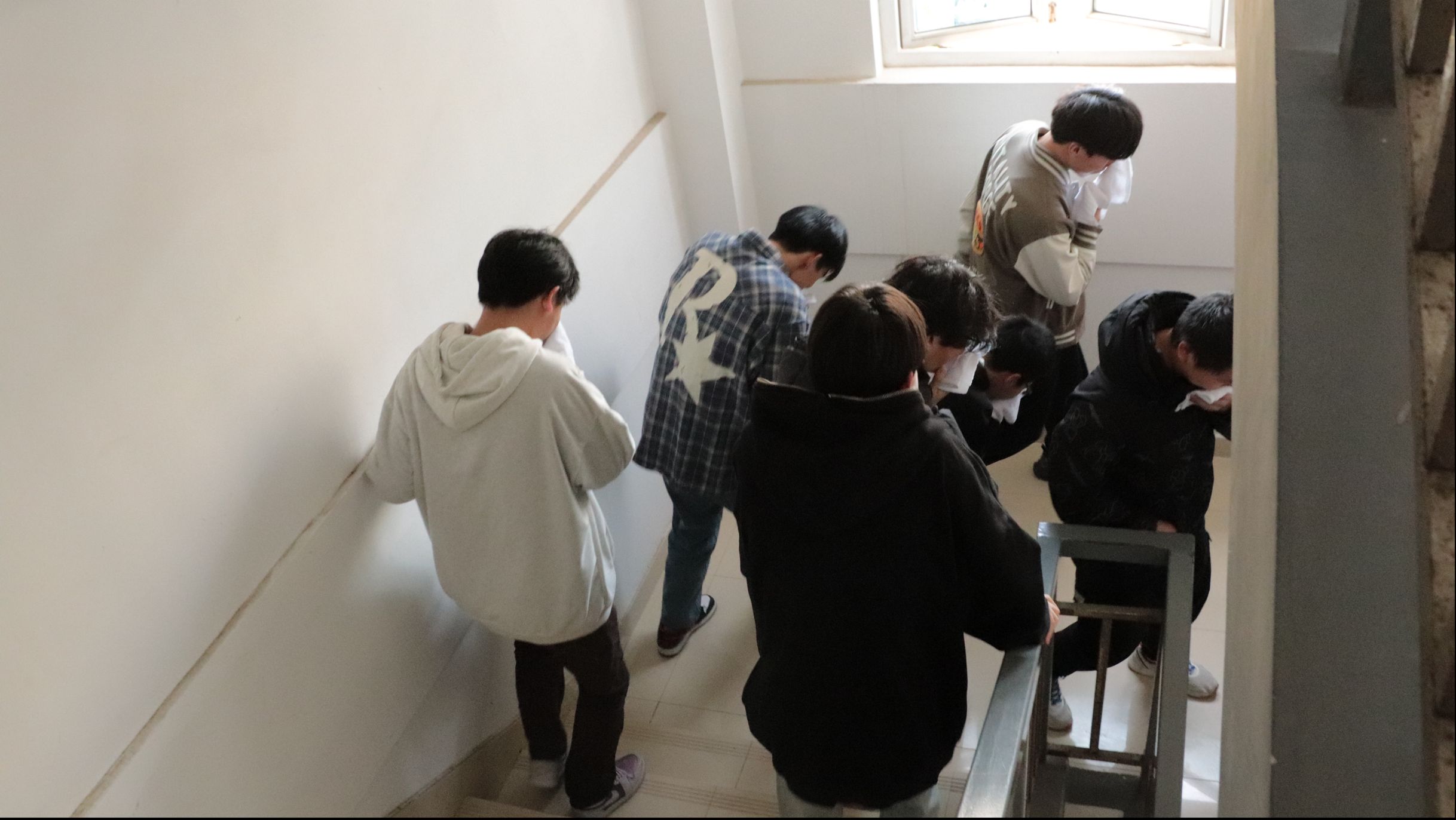 冰球官网开展消防应急演练 冰球官网开展消防应急演练