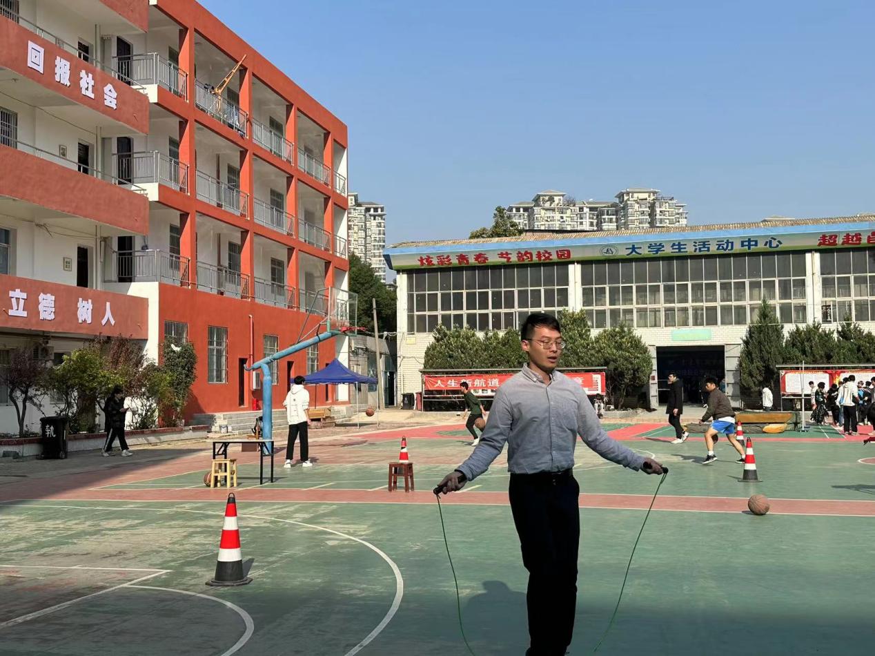 青春奋进新时代,运动逐梦向未来——冰球突破入口官网2023年秋季运动会暨教职工运动会 青春奋进新时代,运动逐梦向未来——冰球突破入口官网2023年秋季运动会暨教职工运动会