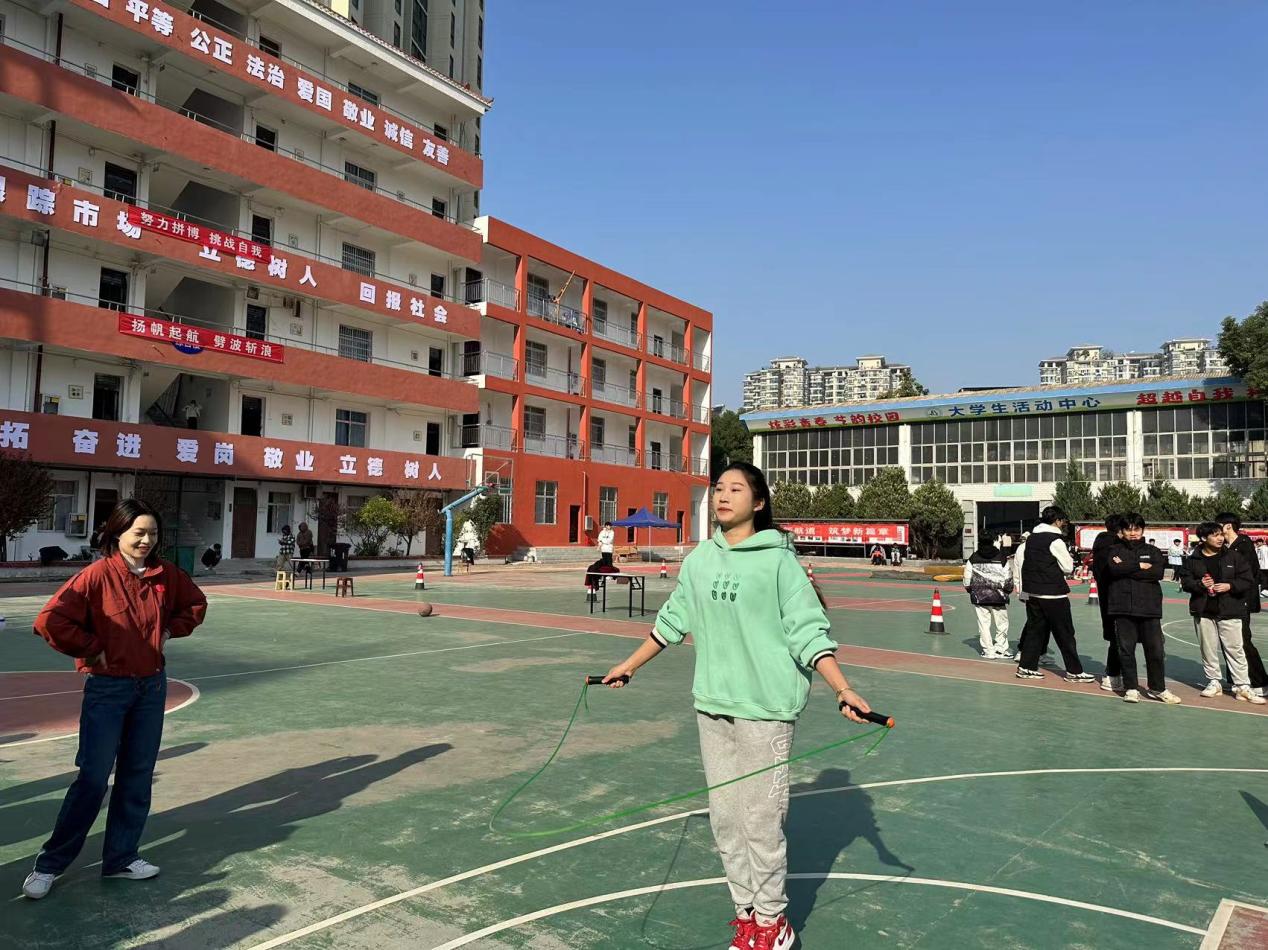青春奋进新时代,运动逐梦向未来——冰球突破入口官网2023年秋季运动会暨教职工运动会 青春奋进新时代,运动逐梦向未来——冰球突破入口官网2023年秋季运动会暨教职工运动会