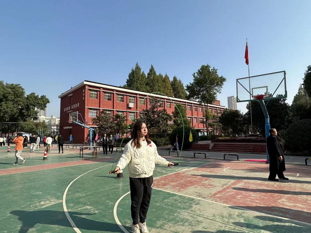 青春奋进新时代,运动逐梦向未来——冰球突破入口官网2023年秋季运动会暨教职工运动会 青春奋进新时代,运动逐梦向未来——冰球突破入口官网2023年秋季运动会暨教职工运动会