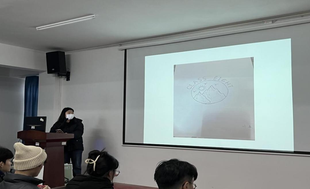 冰球突破入口官网2023年班徽、黑板报设计大赛顺利开展