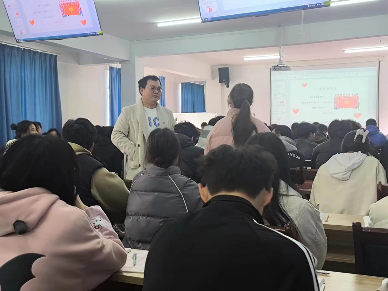 凝心聚力 励志笃行    —— 冰球官网2023年下半年团委、学生会干部培训顺利完成