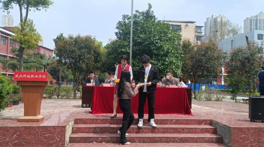 青春“篮”不住，热血不止步 —冰球突破入口官网第十八届“希望杯”篮球赛闭幕