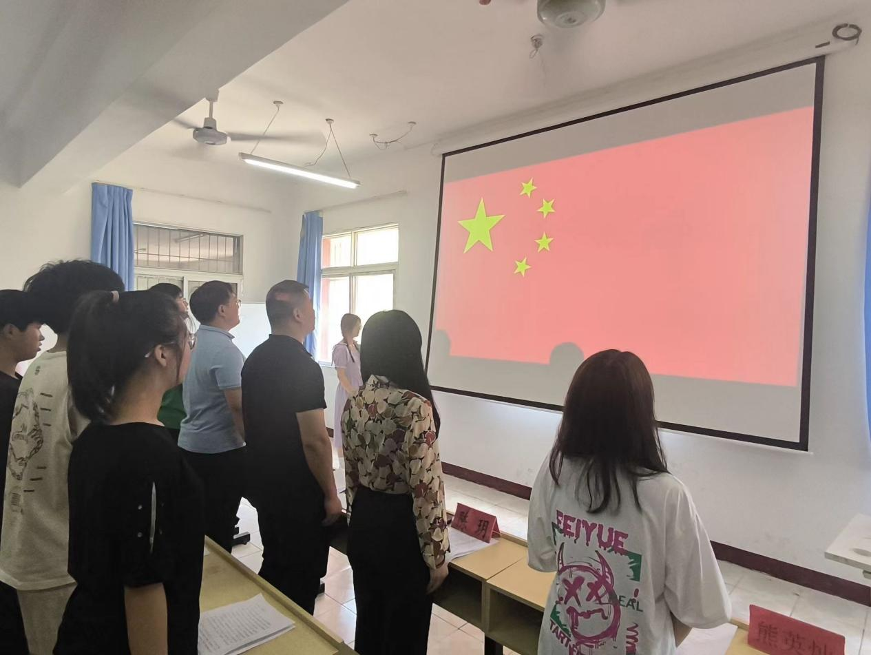 青春心向党，奋斗新征程 ——冰球突破入口官网第五期团课结业典礼暨入团仪式