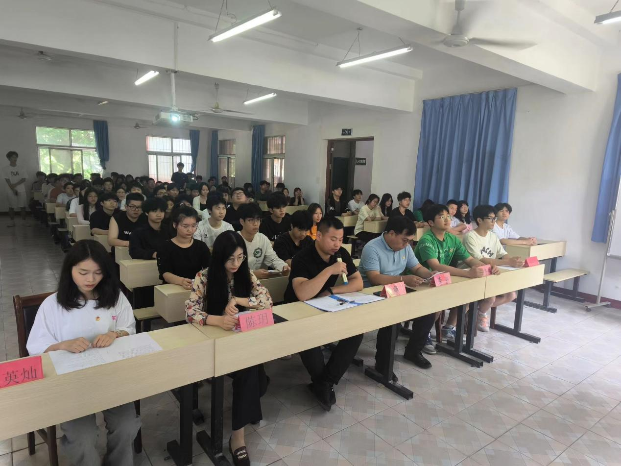 青春心向党，奋斗新征程 ——冰球突破入口官网第五期团课结业典礼暨入团仪式