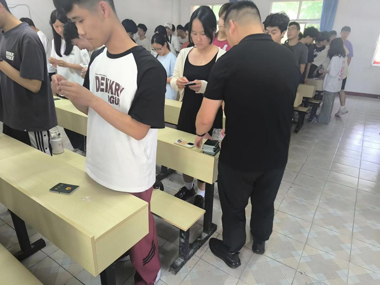 青春心向党，奋斗新征程 ——冰球突破入口官网第五期团课结业典礼暨入团仪式