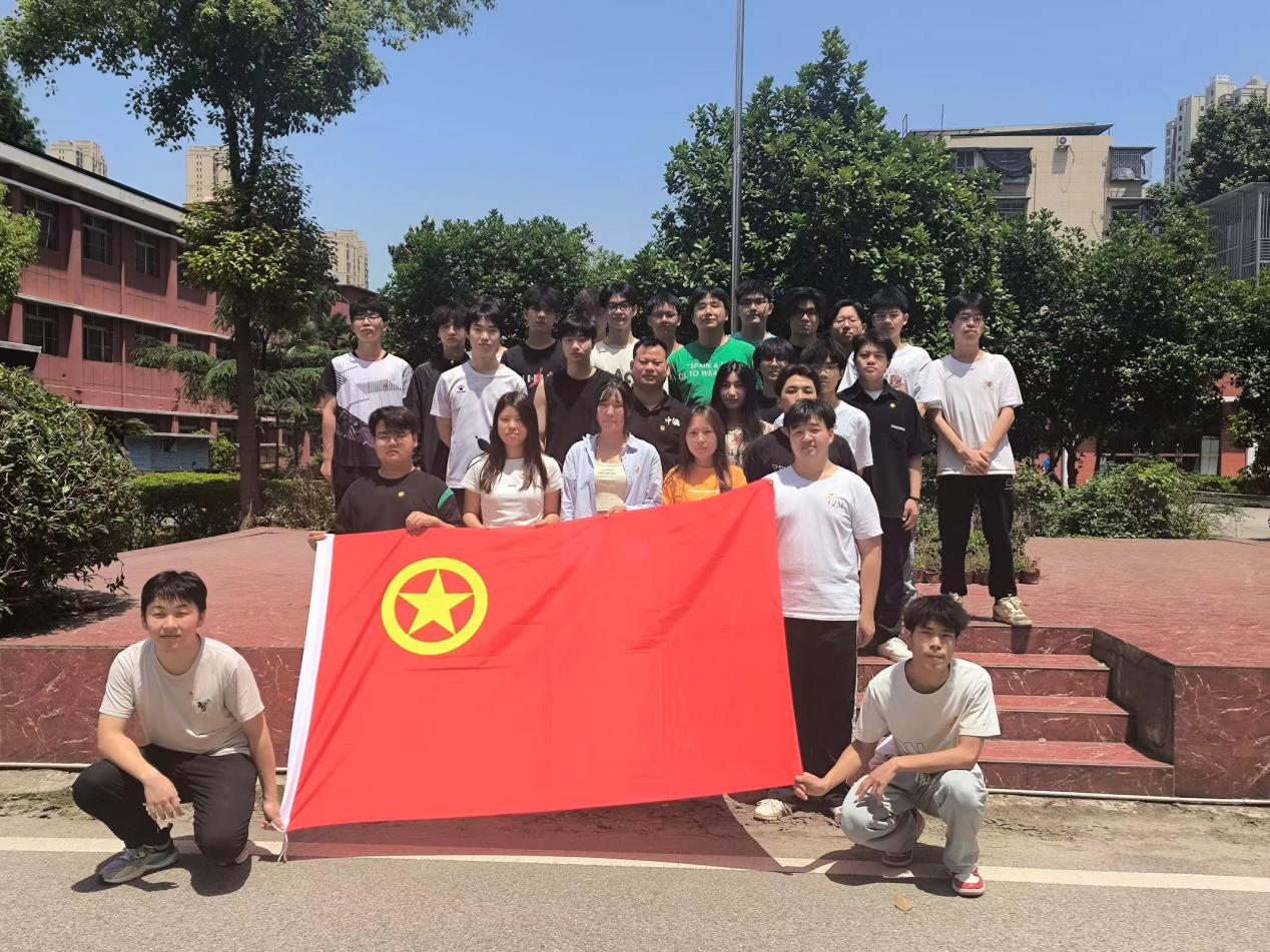 青春心向党，奋斗新征程 ——冰球突破入口官网第五期团课结业典礼暨入团仪式