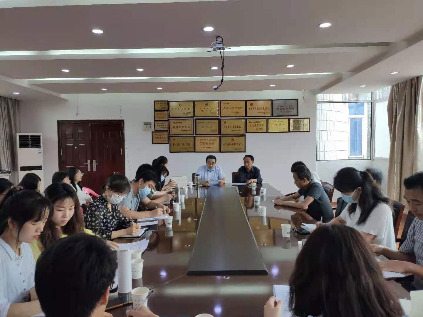 冰球官网召开学习贯彻落实全国职业教育大会教育精神专题学习会