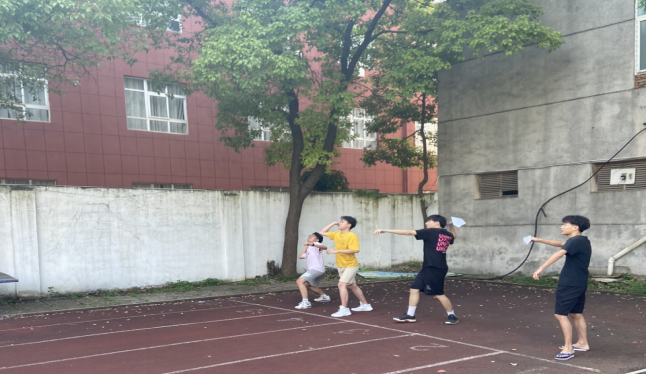 冰球突破入口官网成功举办了第四届纸飞机比赛 冰球突破入口官网成功举办了第四届纸飞机比赛