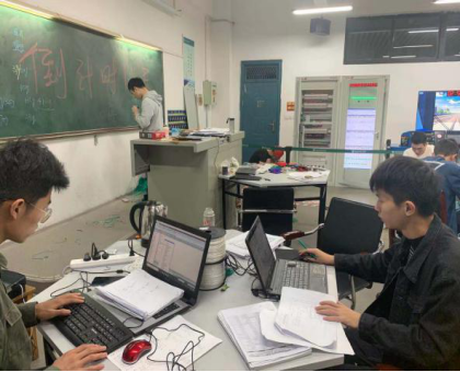 祝贺冰球官网在2019“捷安杯”职业技能大赛(车辆控制学生组)湖北省预赛获得优异成绩 祝贺冰球官网在2019“捷安杯”职业技能大赛(车辆控制学生组)湖北省预赛获得优异成绩