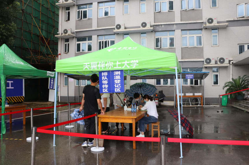 欢迎回家!冰球突破入口官网迎来2020届首批毕业生返校 欢迎回家!冰球突破入口官网迎来2020届首批毕业生返校