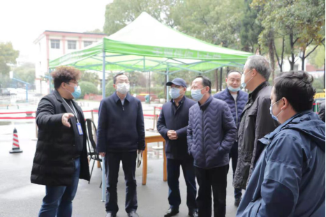 洪山区领导干部莅临冰球官网开展联系“七个一”重点工作 洪山区领导干部莅临冰球官网开展联系“七个一”重点工作