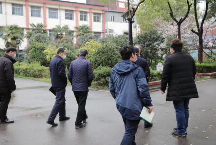 洪山区领导干部莅临冰球官网开展联系“七个一”重点工作 洪山区领导干部莅临冰球官网开展联系“七个一”重点工作