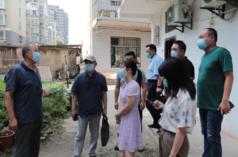 洪山区开学工作组评估工作专班莅临冰球官网指导秋季开学工作 洪山区开学工作组评估工作专班莅临冰球官网指导秋季开学工作